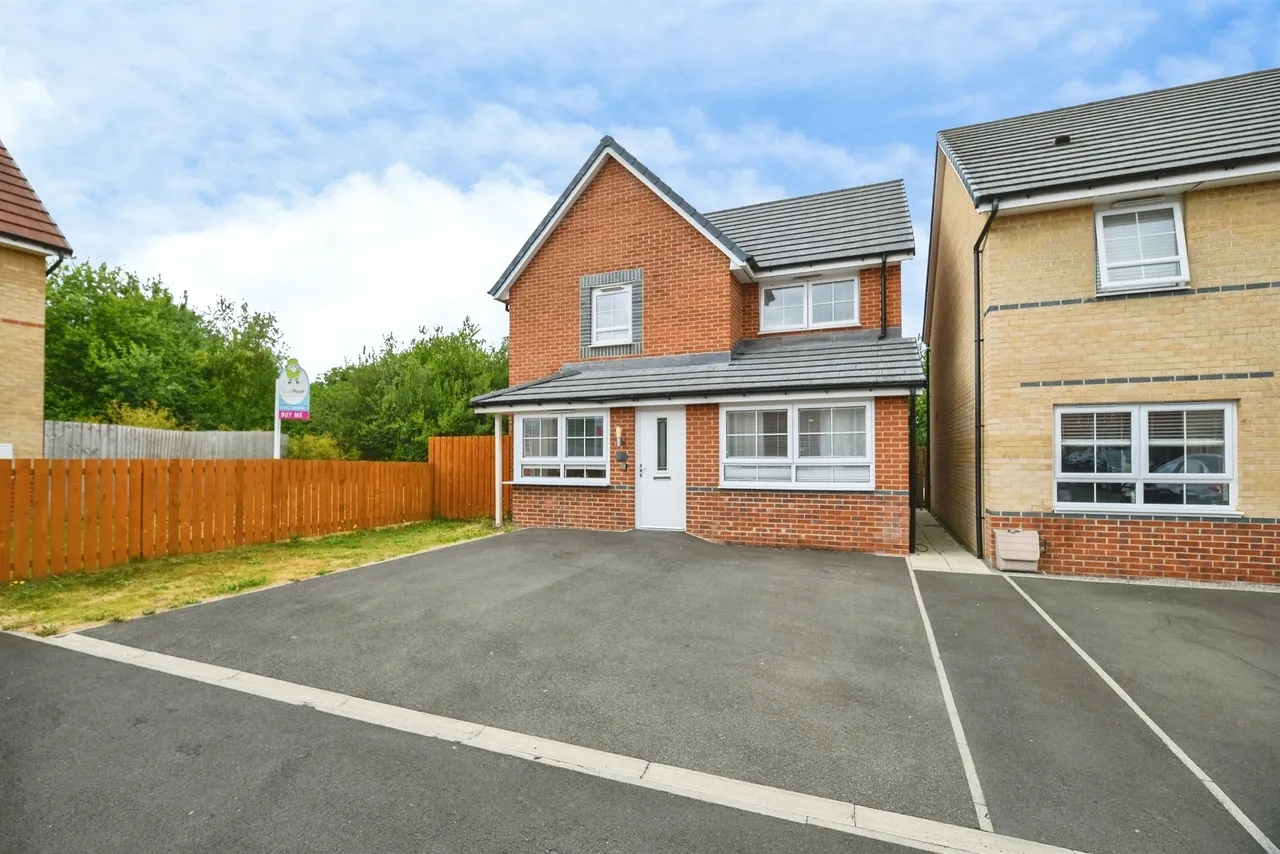 3 bed house for sale — Hills Drive, Stockton-On-Tees