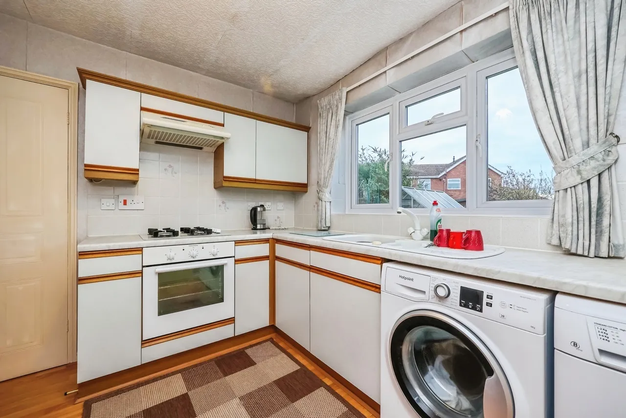 Minster Close, Hucknall, Nottingham, Nottinghamshire, NG15, photo 5
