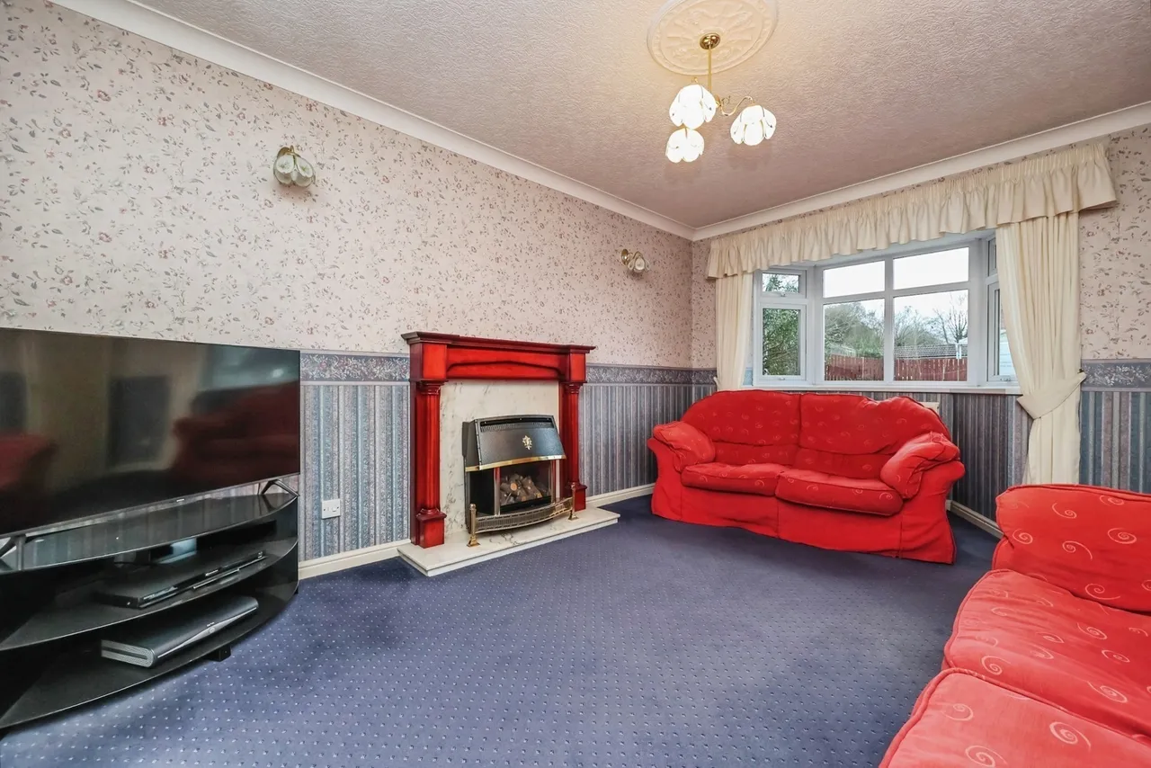 Minster Close, Hucknall, Nottingham, Nottinghamshire, NG15, photo 4