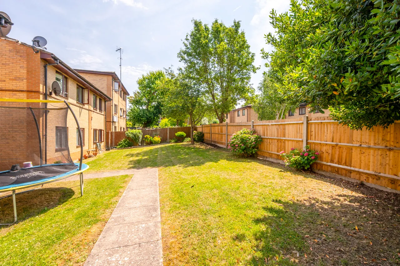 1 Clatworthy House, 2 Cleeve Way, London, photo 8
