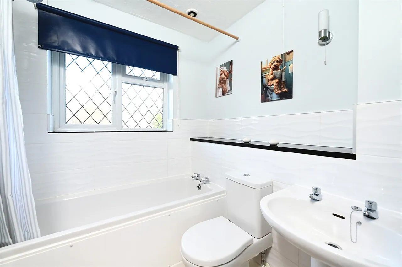 Twisell Thorne, Church Crookham, Fleet, Hampshire, GU52 0YT, photo 8