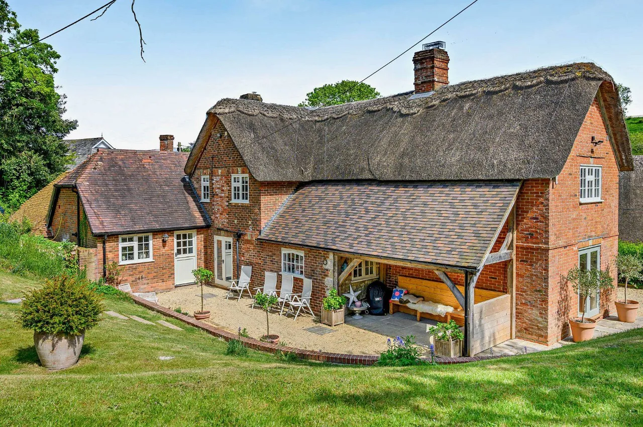 4 bed house for sale — Ebbesbourne Wake, Salisbury, Wiltshire, SP5 5JQ