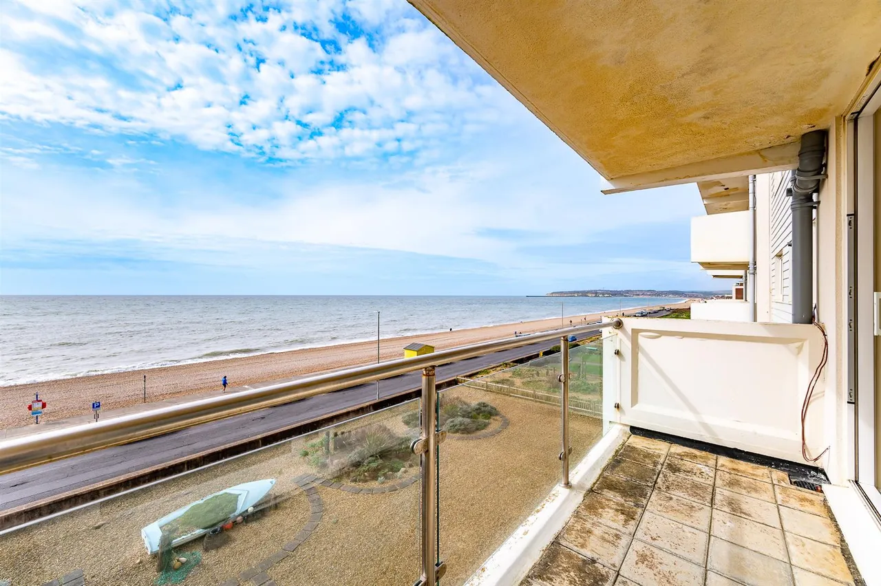 2 bed flat for sale, Hardwicke House, Seaford