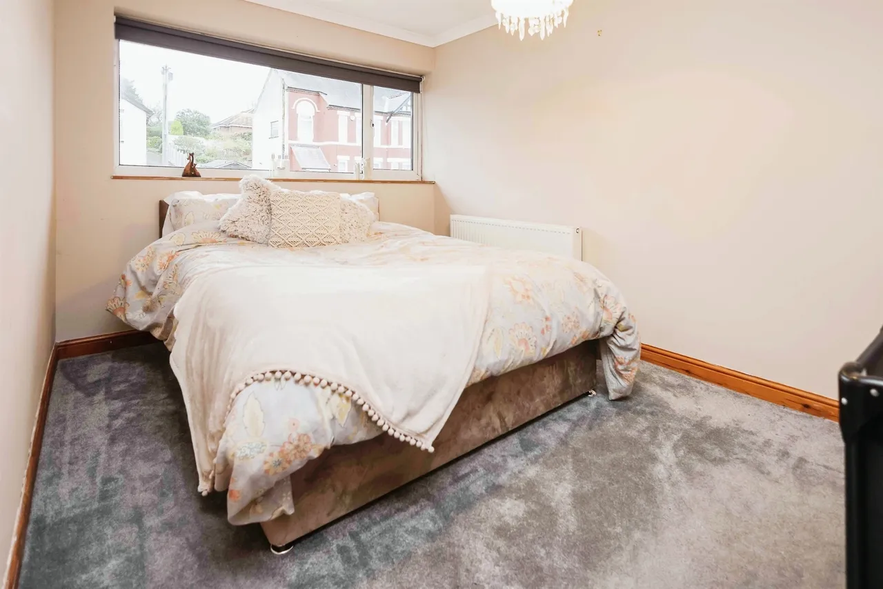 Hunnington Crescent, Halesowen, photo 5