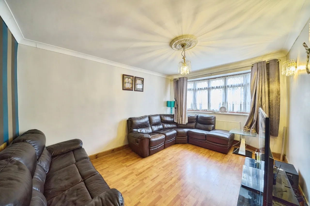 Roding Lane North, Woodford Green, IG8, photo 5