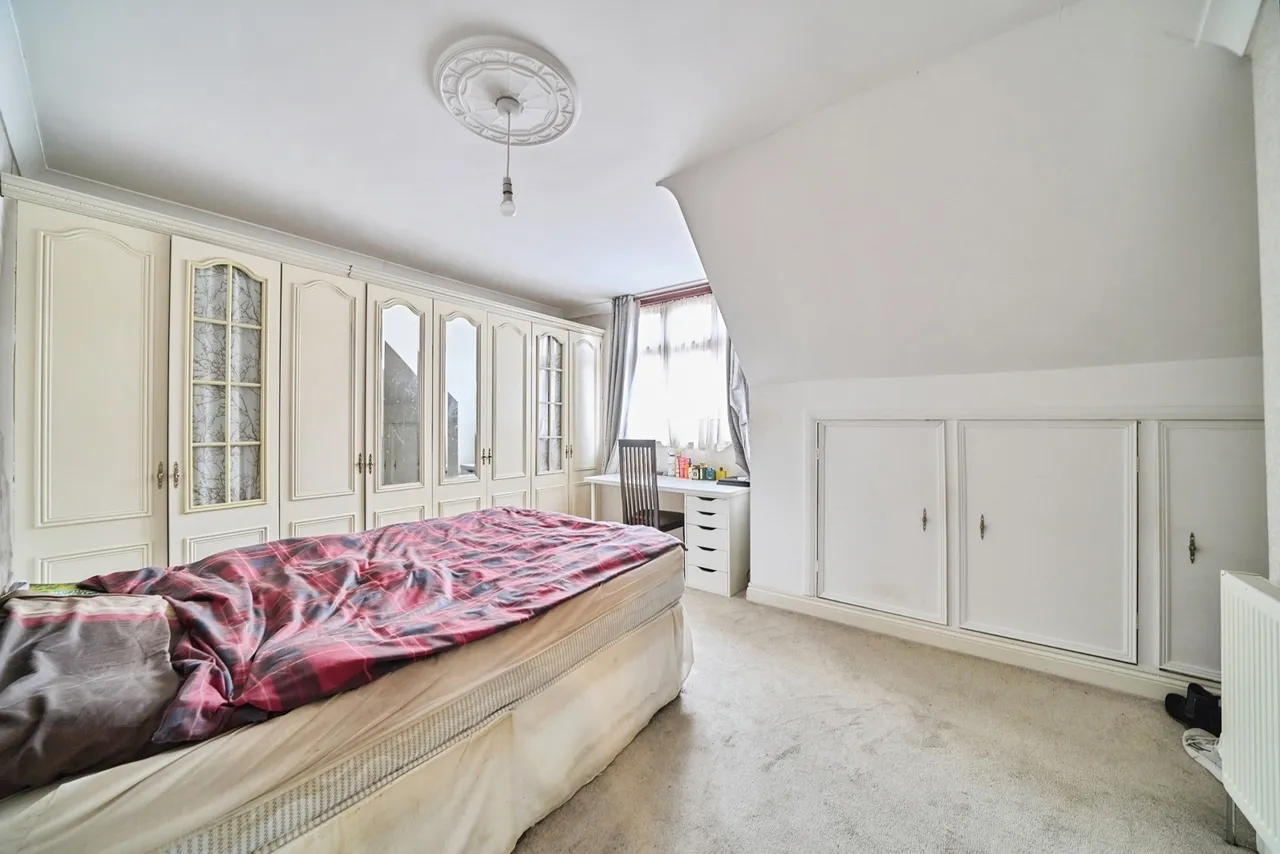Roding Lane North, Woodford Green, IG8, photo 11