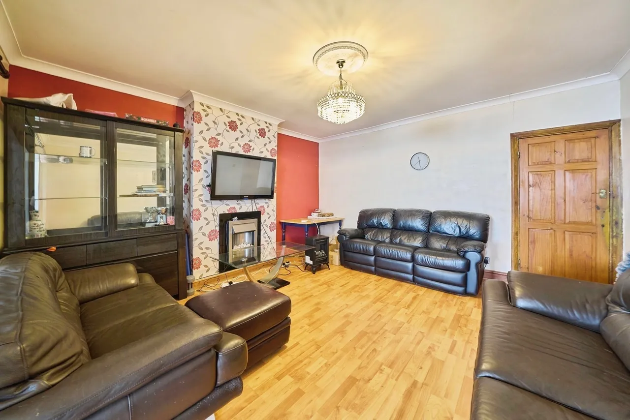 Roding Lane North, Woodford Green, IG8, photo 3