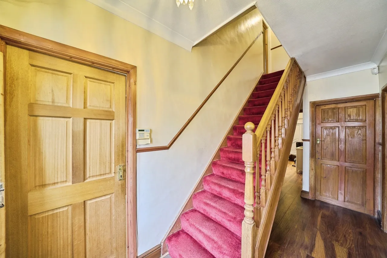 Roding Lane North, Woodford Green, IG8, photo 13