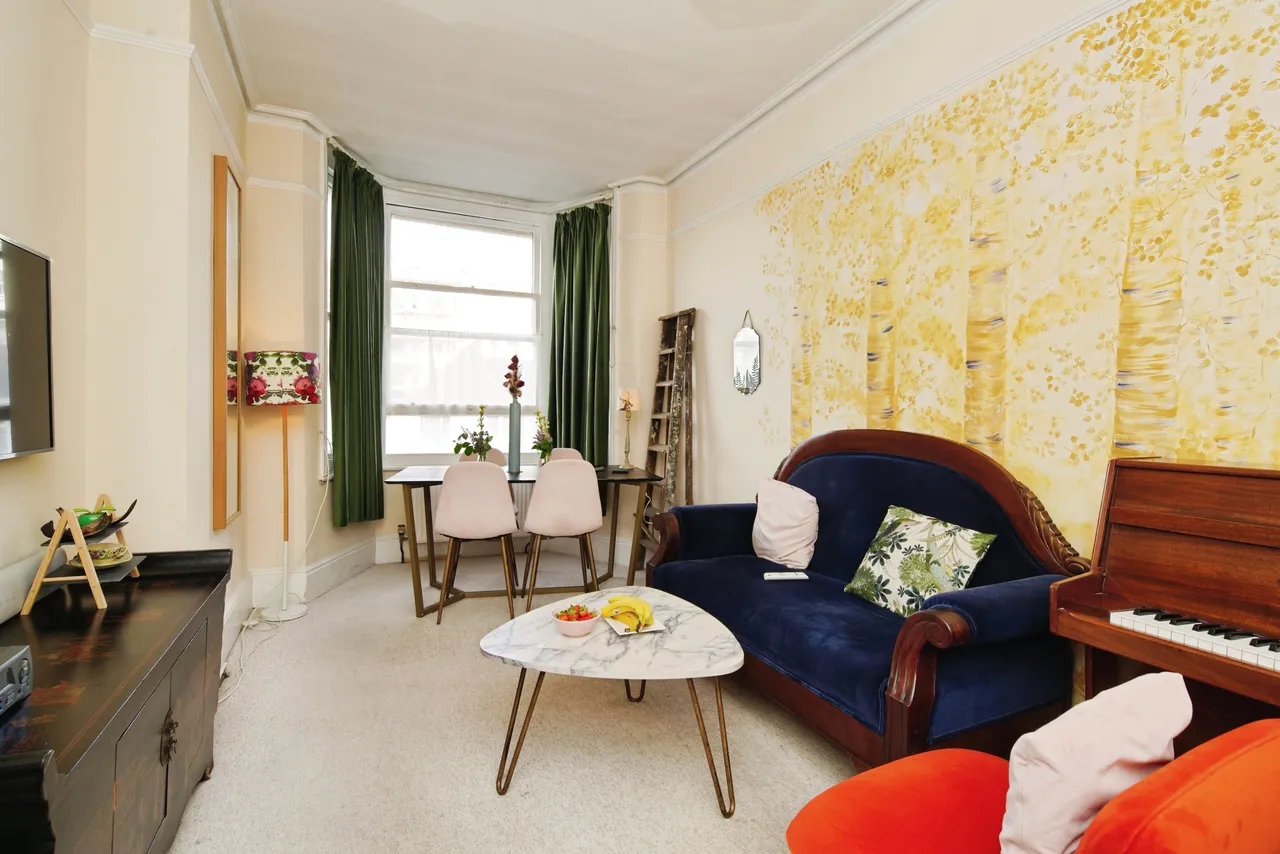 18-19 Adelaide Crescent, Hove, photo 2