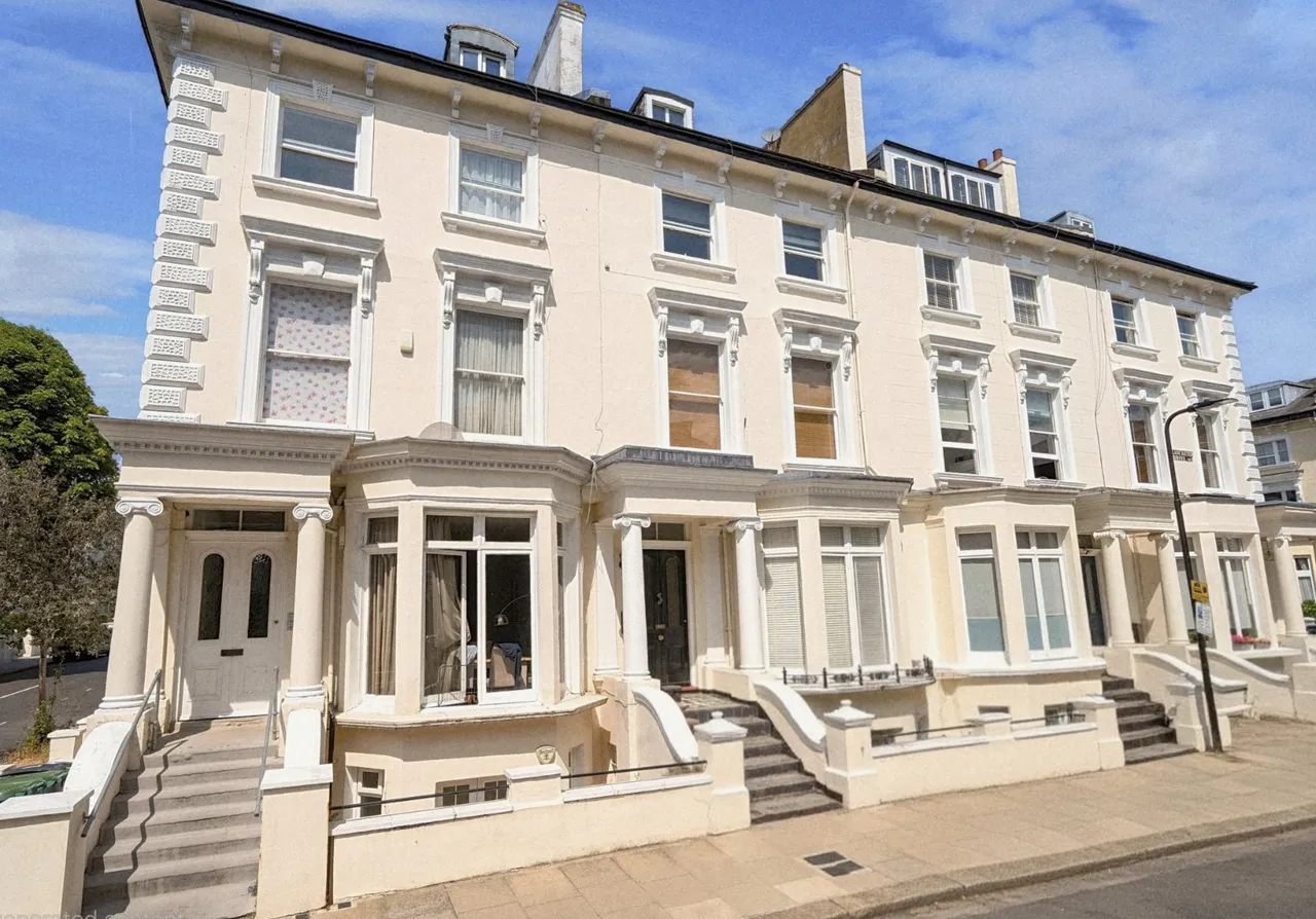 2 bed flat for sale — Lancaster Drive, Belsize Park, London, NW3
