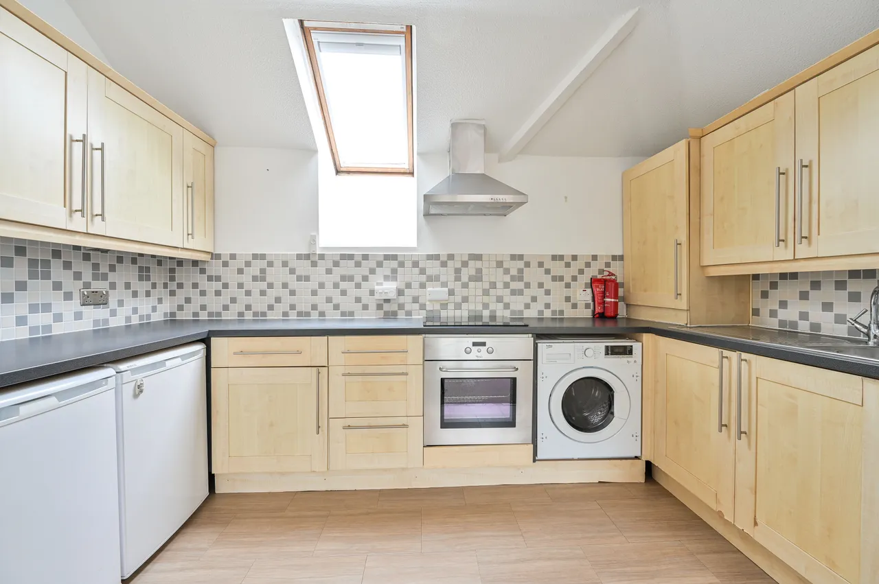 7 Cedar House, 109 Thurlow Park Road, London, photo 3