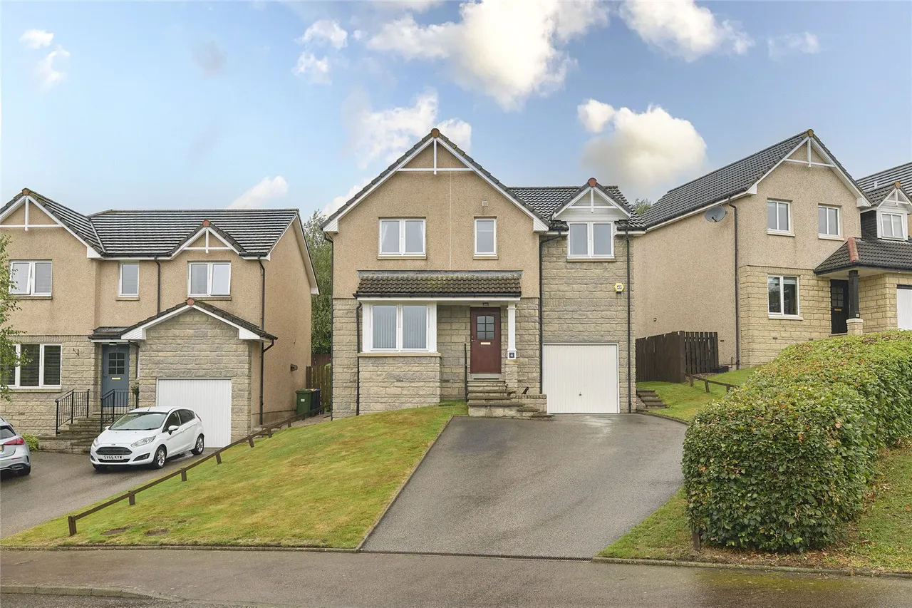 4 bed house for sale, Norman Gray Park, Blackburn, AB21