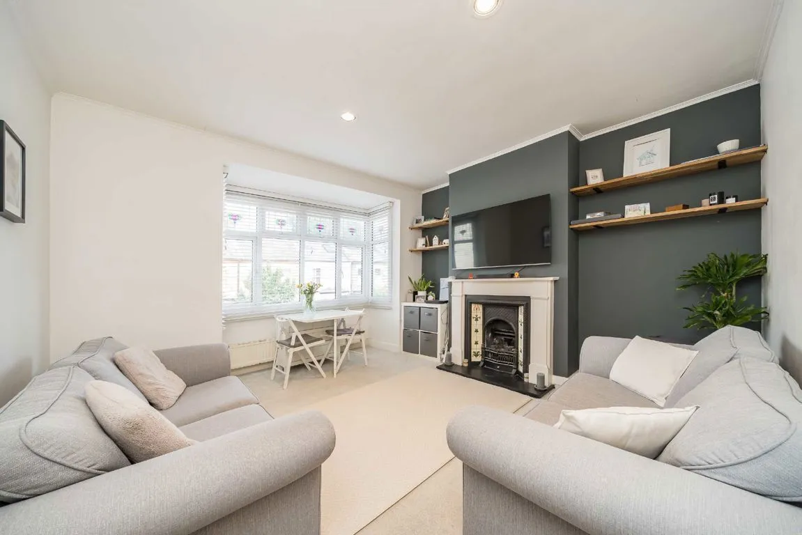 Franche Court Road, SW17, photo 2