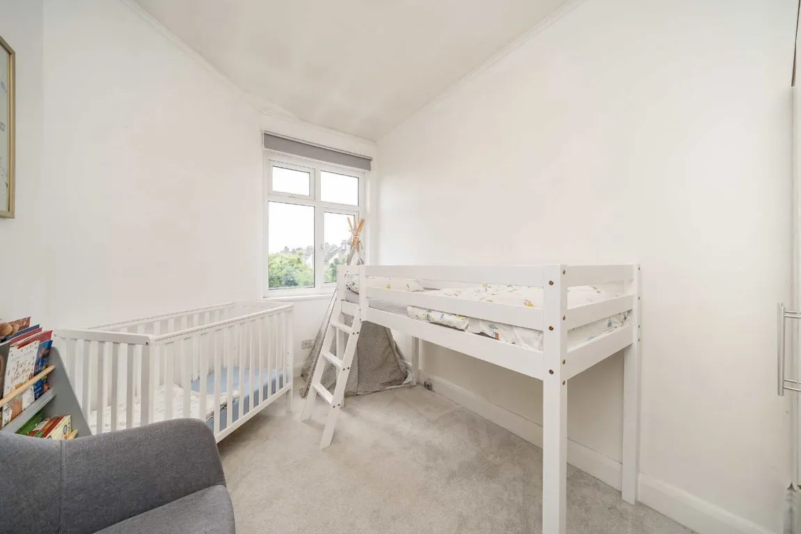 Franche Court Road, SW17, photo 4