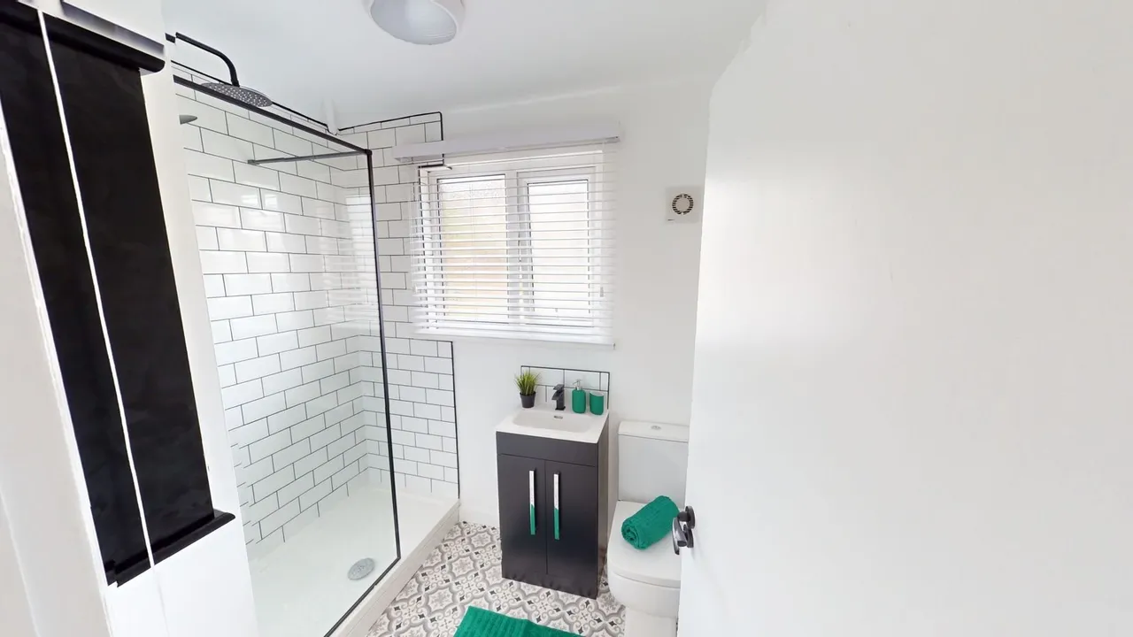 Harrington Drive, Nottingham, NG7, photo 14