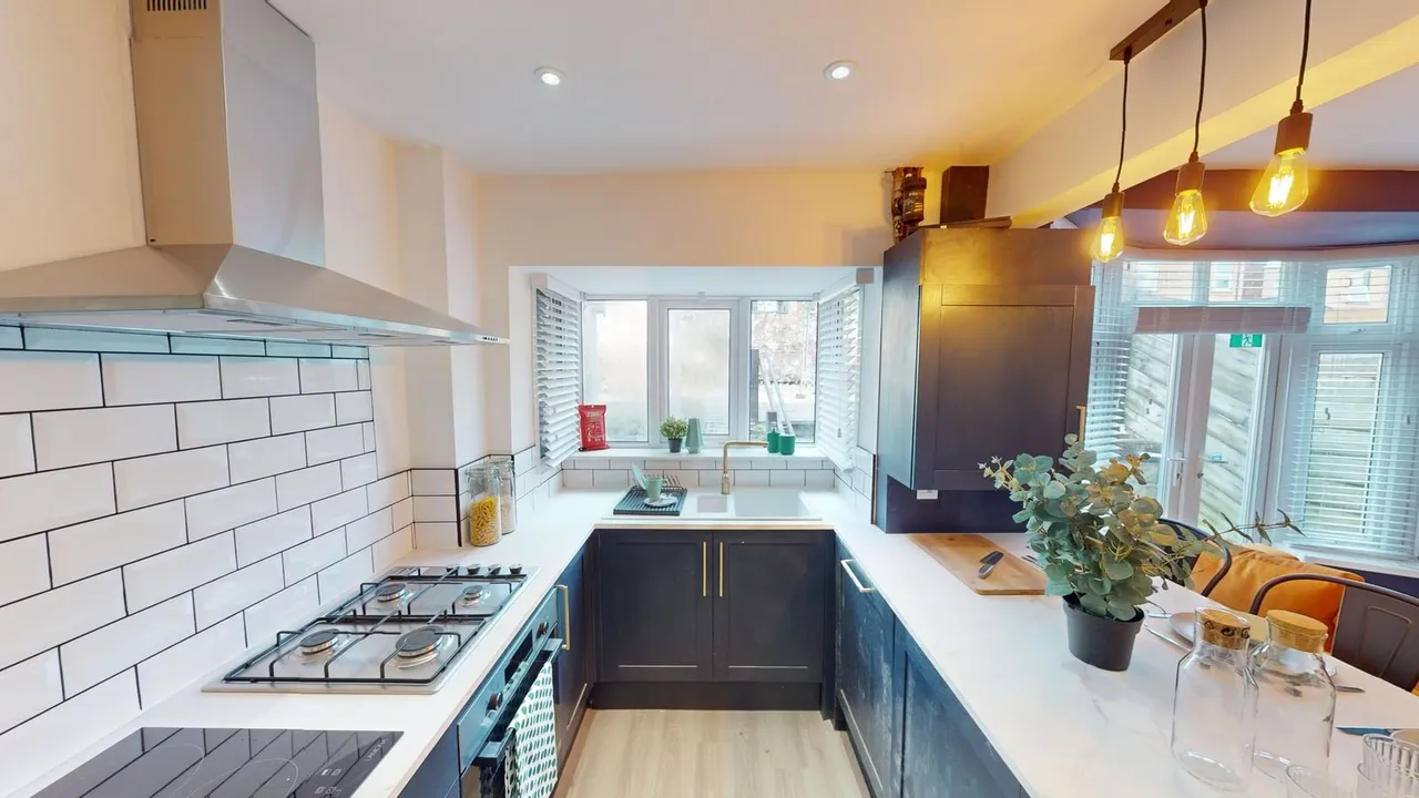 Harrington Drive, Nottingham, NG7, photo 10