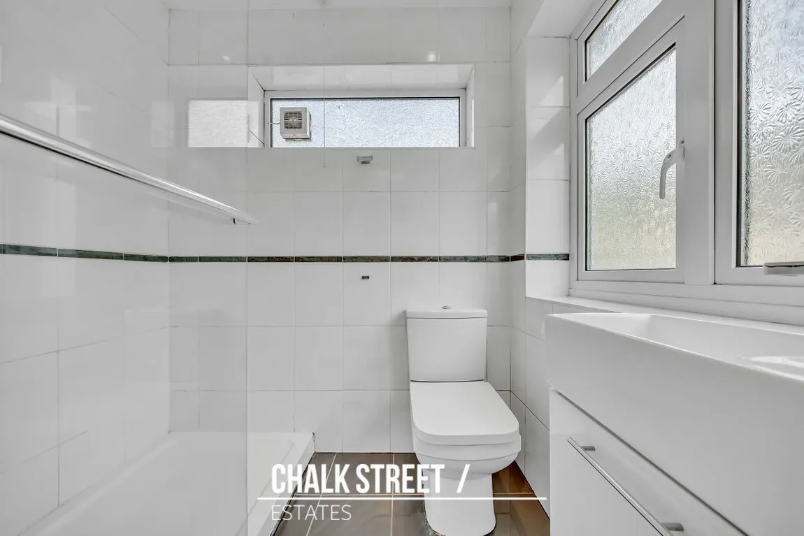 Rockingham Avenue, Hornchurch, RM11, photo 9
