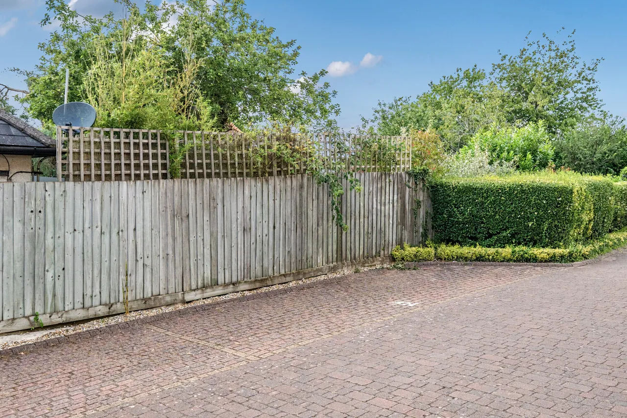 London Road, Marlborough, SN8, photo 6