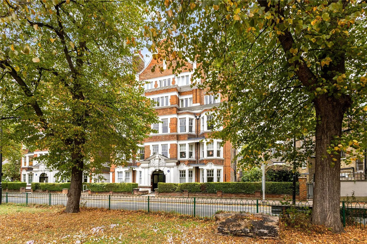 Sutton Lane North, London, W4, photo 9
