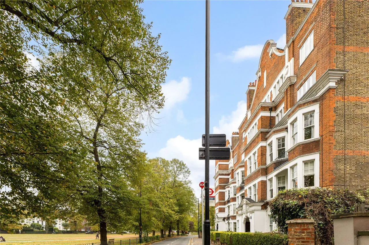 Sutton Lane North, London, W4, photo 10
