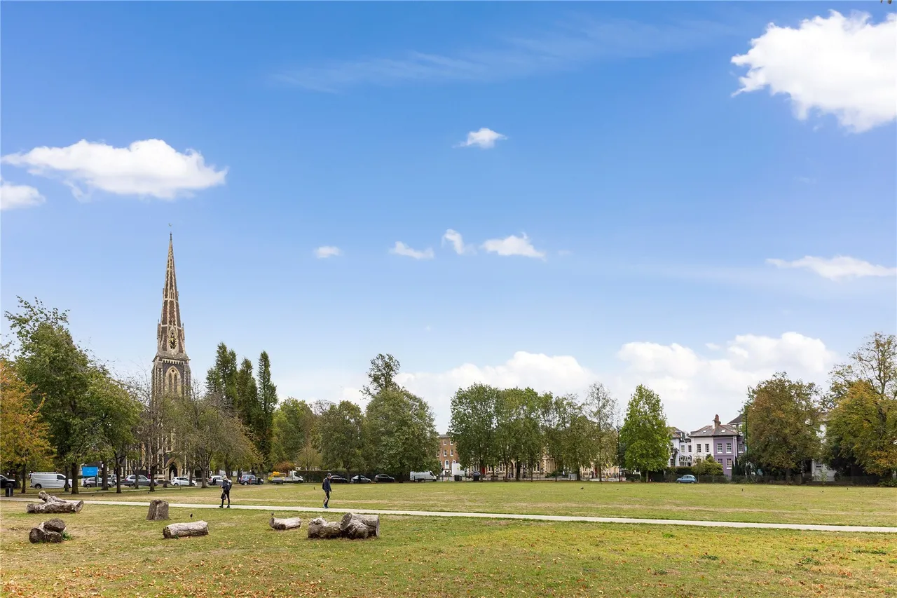 Sutton Lane North, London, W4, photo 11