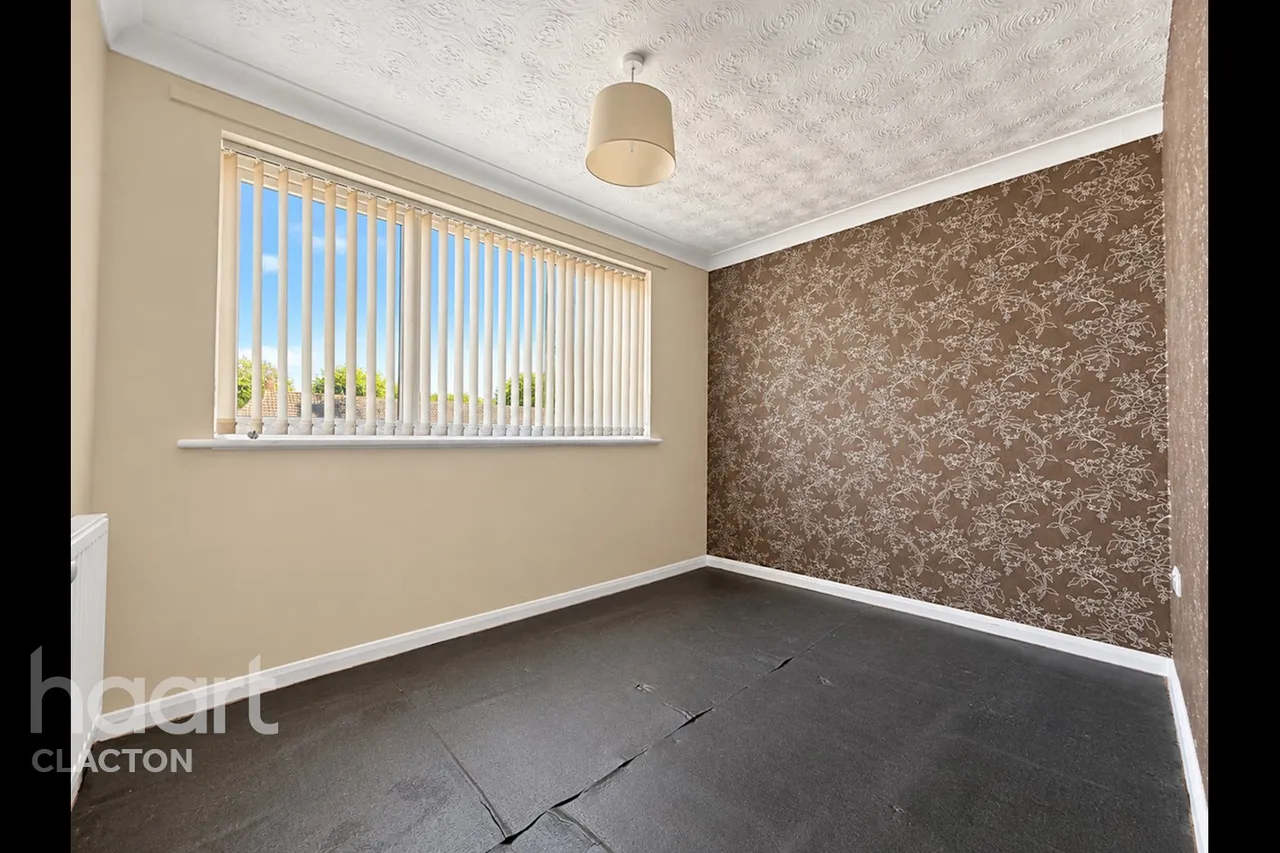 Fairlop Close, Clacton-On-Sea, CO15, photo 9