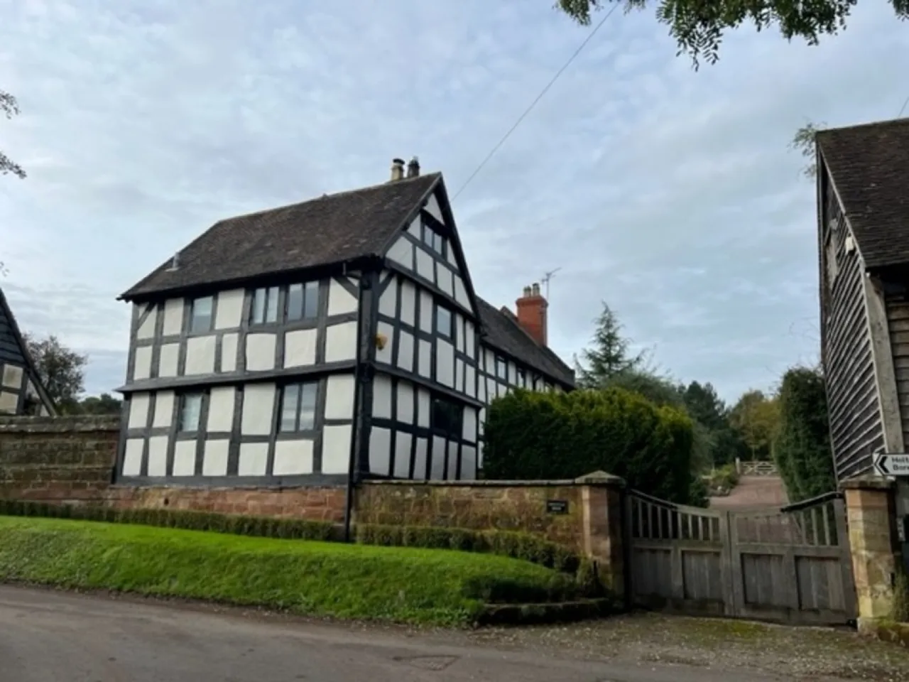 Near Ombersley, WR9, photo 22
