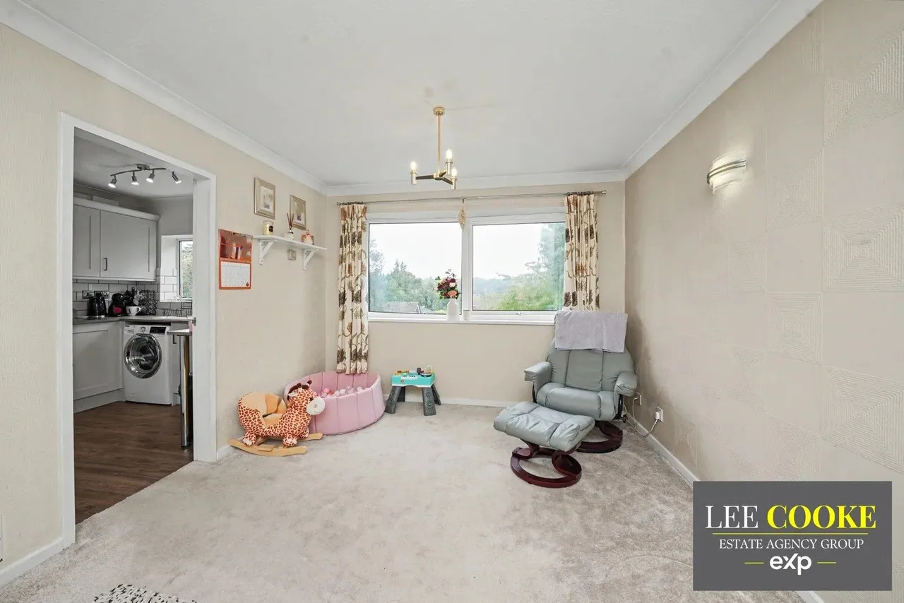Off Newbridge Crescent, Tettenhall, WV6, photo 9