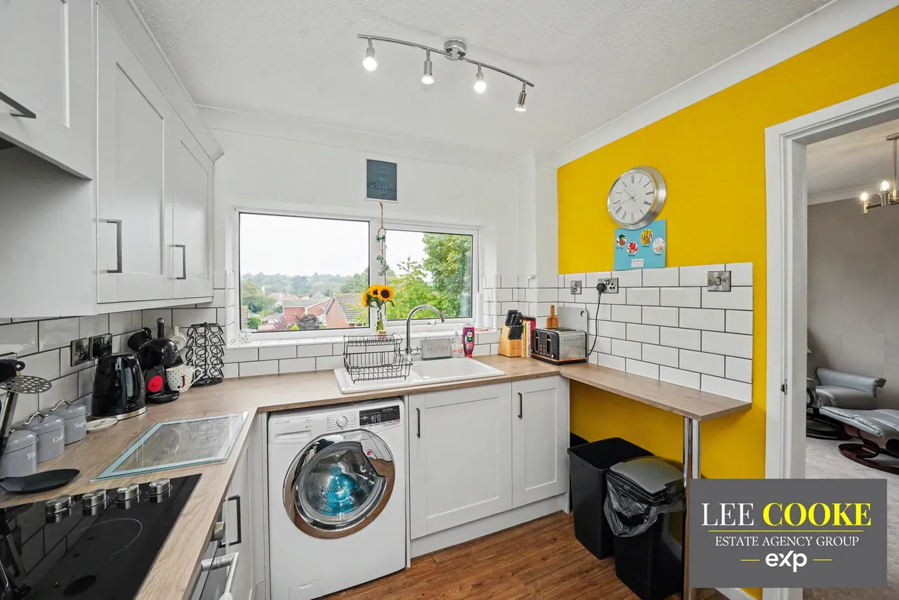 Off Newbridge Crescent, Tettenhall, WV6, photo 11