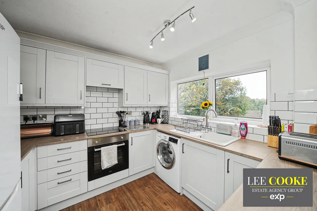 Off Newbridge Crescent, Tettenhall, WV6, photo 10