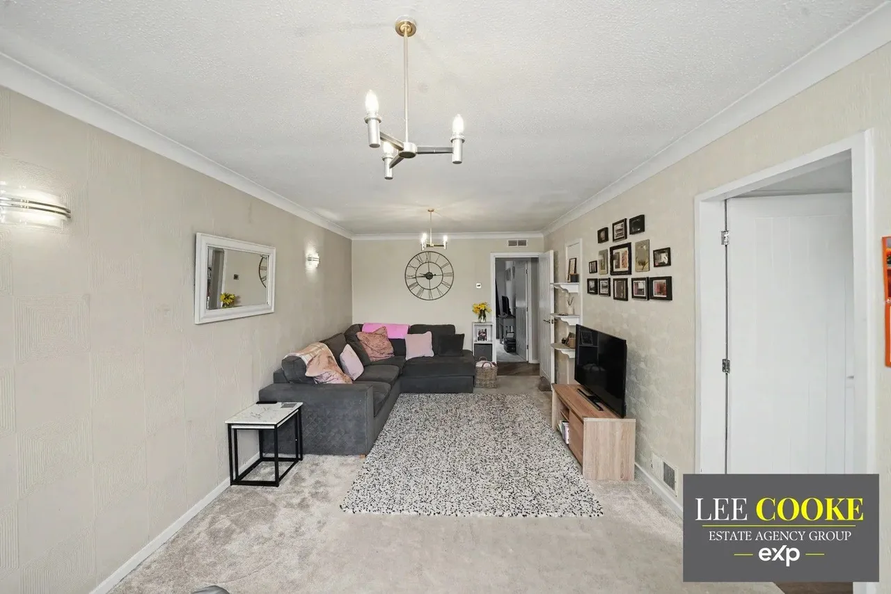 Off Newbridge Crescent, Tettenhall, WV6, photo 6