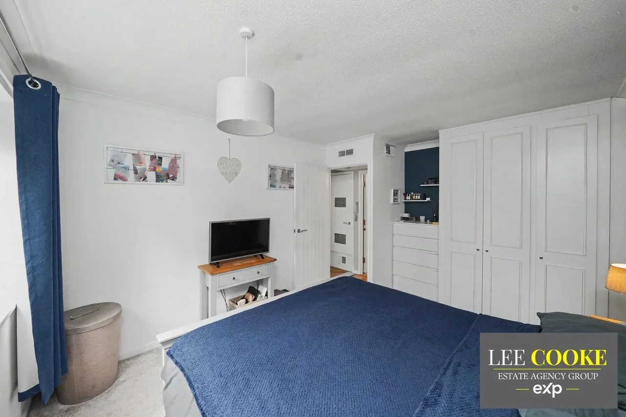 Off Newbridge Crescent, Tettenhall, WV6, photo 16