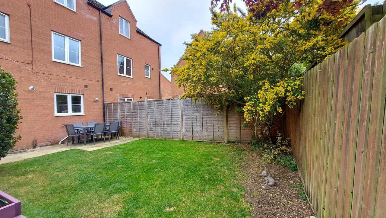 Kestrel Drive, Bourne, PE10, photo 23