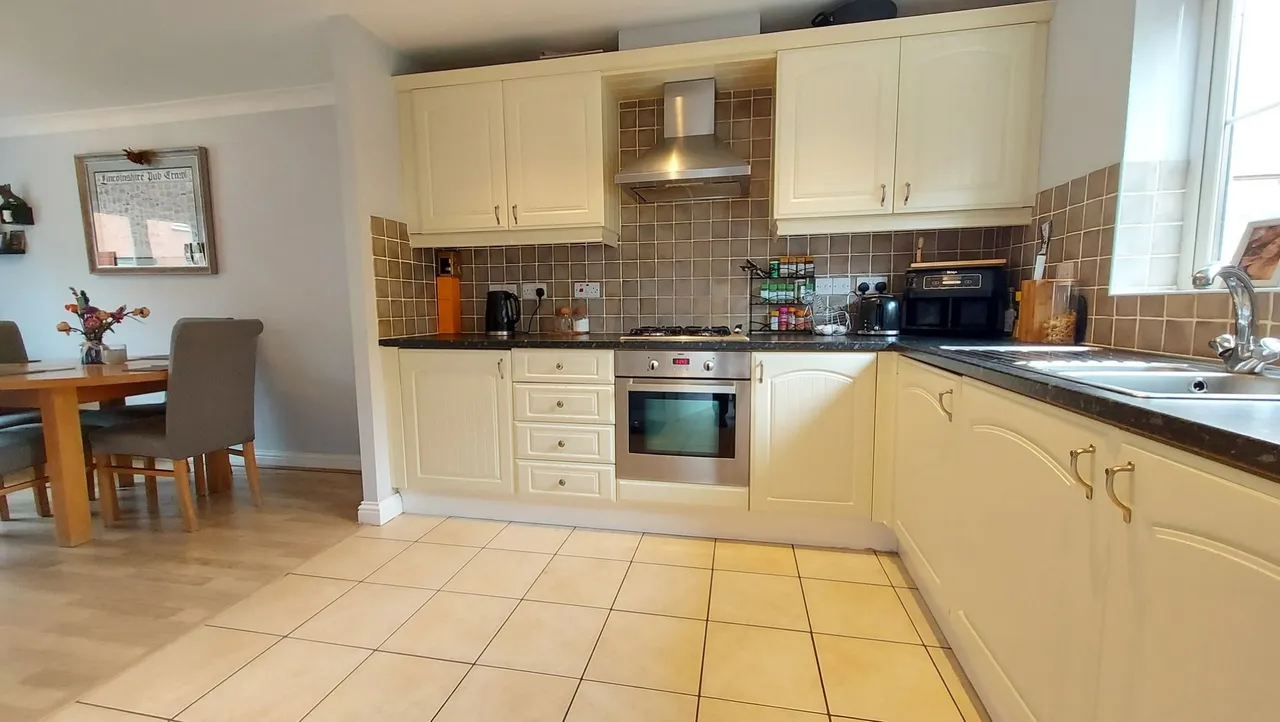 Kestrel Drive, Bourne, PE10, photo 4