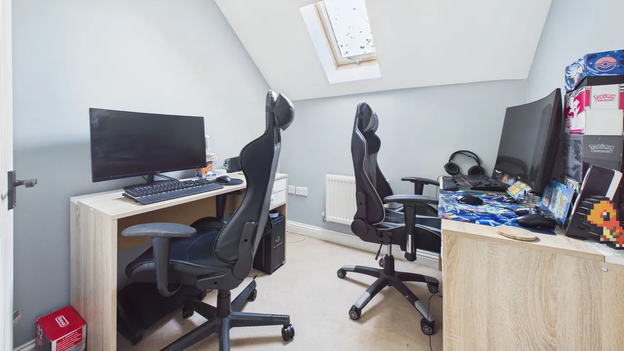 Kestrel Drive, Bourne, PE10, photo 16