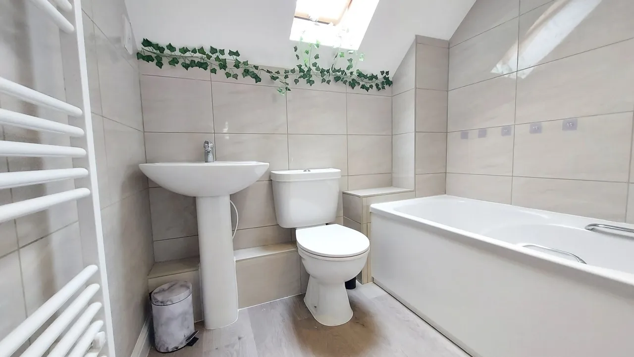 Kestrel Drive, Bourne, PE10, photo 19