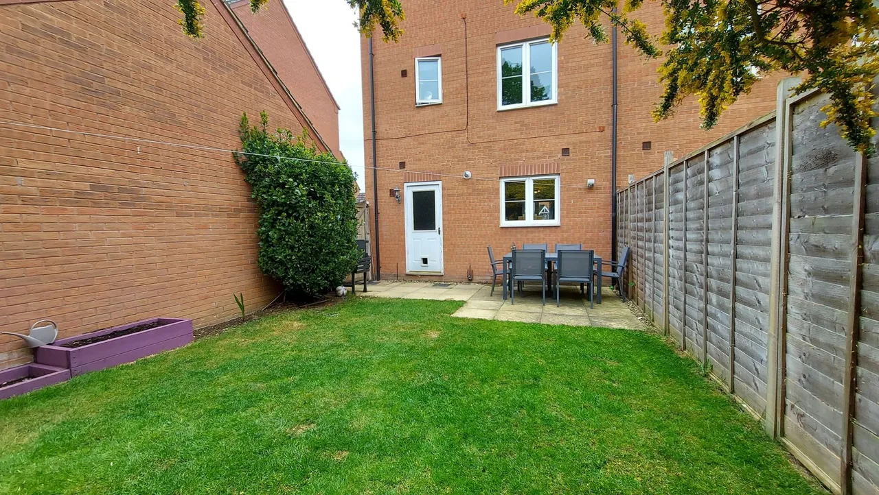 Kestrel Drive, Bourne, PE10, photo 24