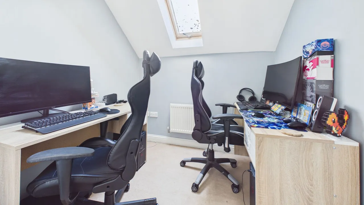 Kestrel Drive, Bourne, PE10, photo 17