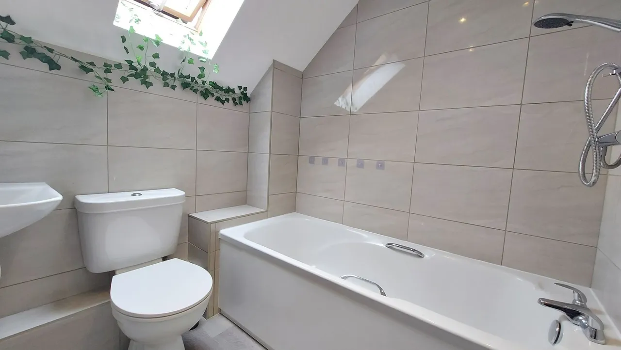Kestrel Drive, Bourne, PE10, photo 20