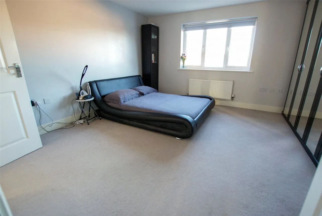 Hatts Close, Hartley Wintney, RG27 8WX, photo 8