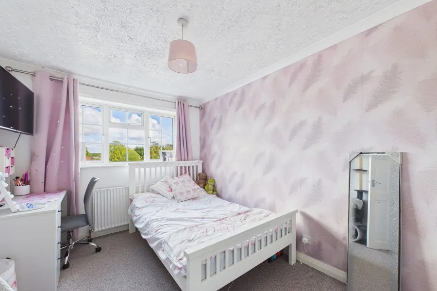Southwark Close, Yateley, GU46, photo 9