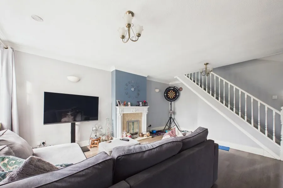 Southwark Close, Yateley, GU46, photo 2