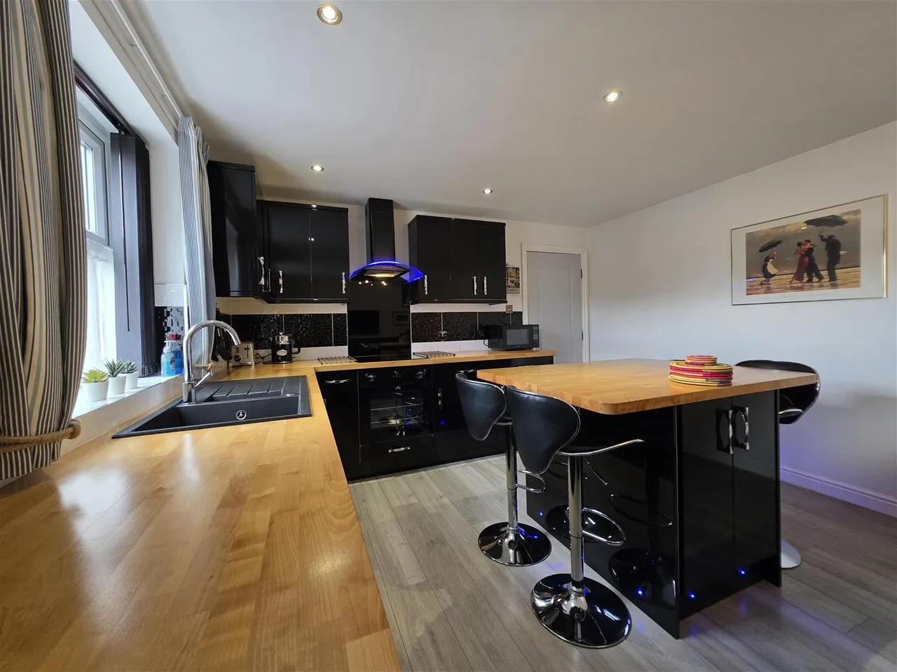 Belvedere Place, Scarborough YO11 2QX, photo 3