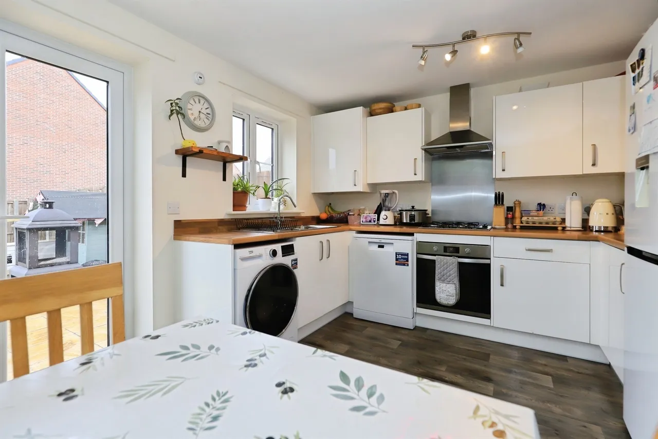 Crocus Way, Lea Castle, Kidderminster, photo 7