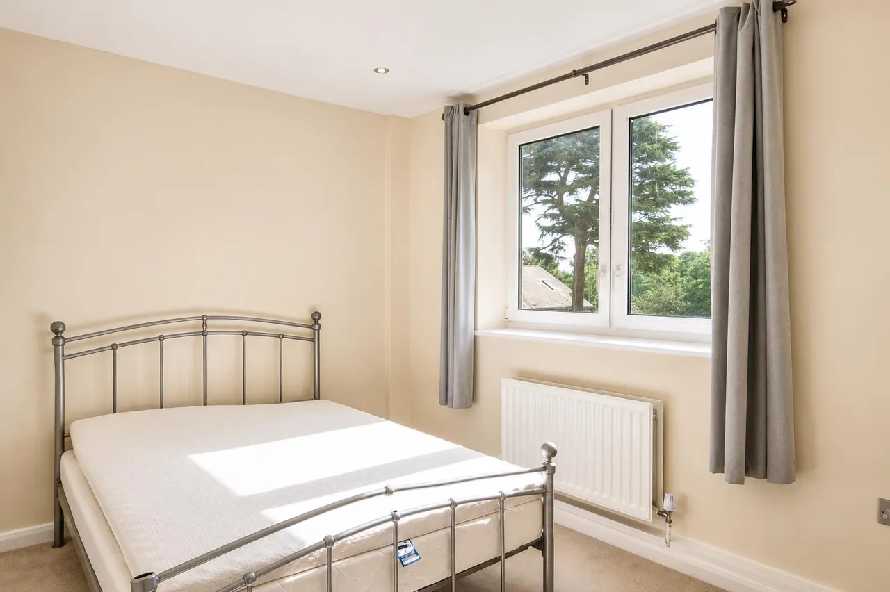 Upper Richmond Road, Putney, SW15, photo 2