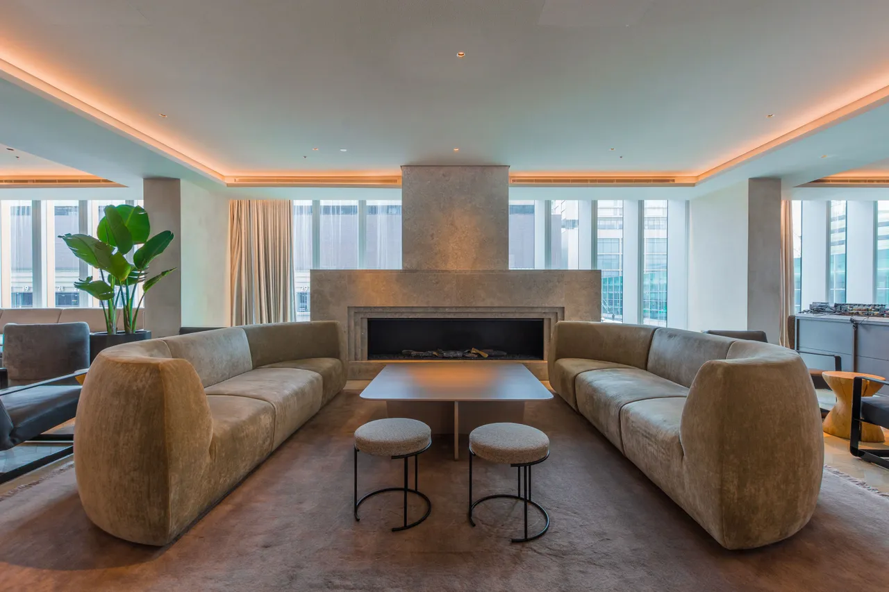 Apartment 1302, Manhattan Loft Apartments, 22 International Way, London, photo 10