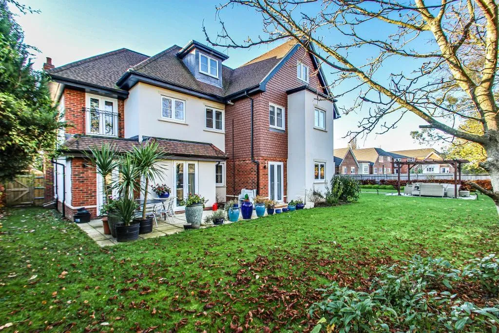 Limpsfield Road, Warlingham, photo 13