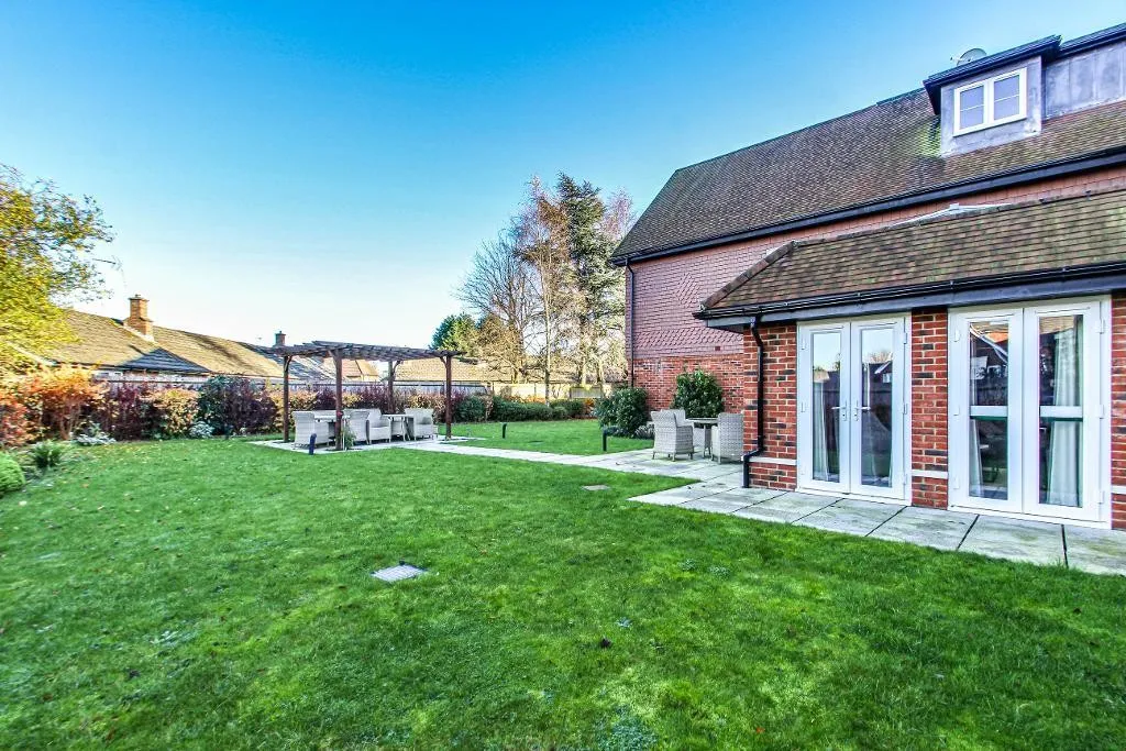 Limpsfield Road, Warlingham, photo 10