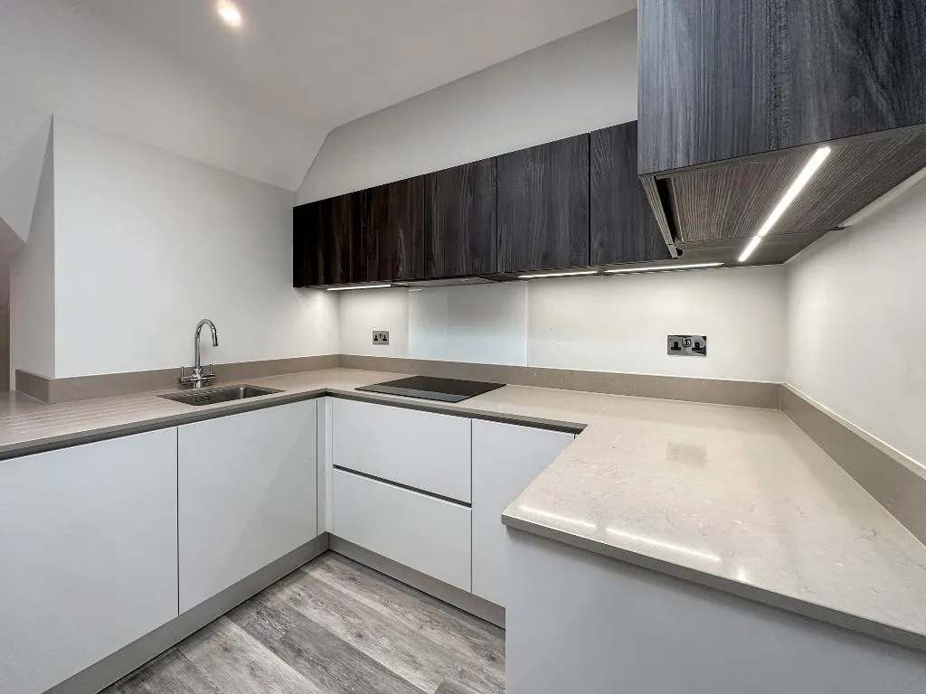 Limpsfield Road, Warlingham, photo 5