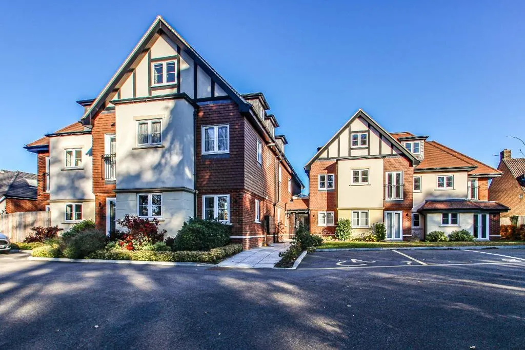 Limpsfield Road, Warlingham, photo 12